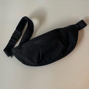 Athleta Black Waistbag